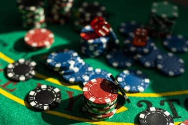dragon4d slot mobile app interface showing live football betting and casino games